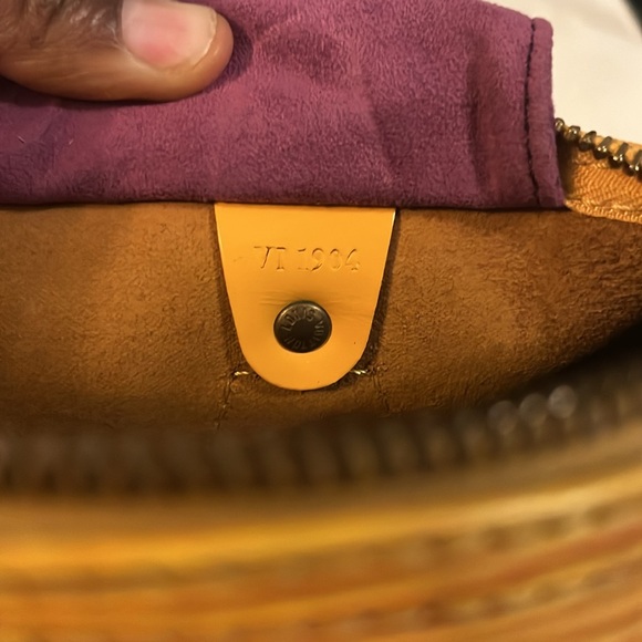 Louis Vuitton Yellow Epi Speedy 25 Hand Bag - Picture 12 of 16